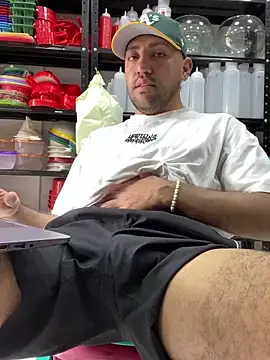 Snapshot of JuanZapata33 chatting on January 13, 2025, 6:49 pm JuanZapata33 online show from January 13, 2025, 6:49 pm