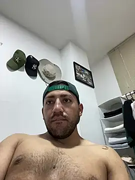 Snapshot of JuanZapata33 chatting on January 21, 2025, 9:46 pm JuanZapata33 online show from January 21, 2025, 9:46 pm