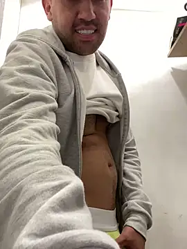 Snapshot of JuanZapata33 chatting on January 22, 2025, 7:56 pm JuanZapata33 online show from January 22, 2025, 7:56 pm