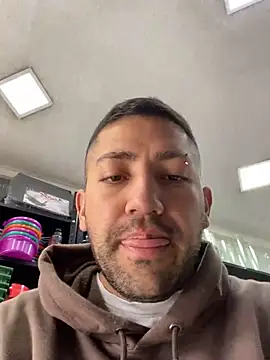 Snapshot of JuanZapata33 chatting on January 27, 2025, 7:46 pm JuanZapata33 online show from January 27, 2025, 7:46 pm