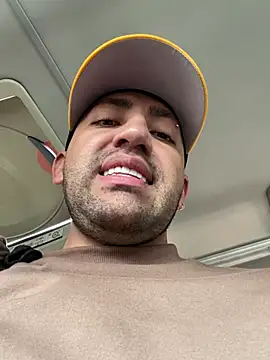 Snapshot of JuanZapata33 chatting on March 6, 2025, 5:33 pm JuanZapata33 online show from March 6, 2025, 5:33 pm