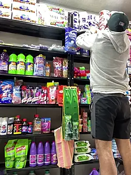 Snapshot of JuanZapata33 chatting on March 7, 2025, 6:22 pm JuanZapata33 online show from March 7, 2025, 6:22 pm