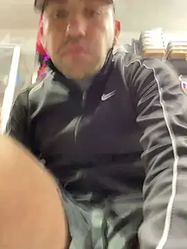 Snapshot of JuanZapata33 chatting on March 11, 2025, 11:48 pm JuanZapata33 online show from March 11, 2025, 11:48 pm