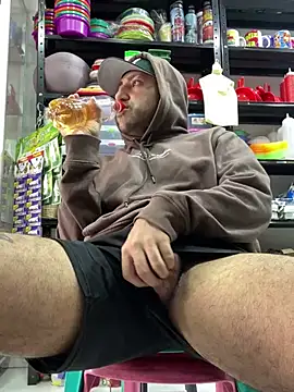 Snapshot of JuanZapata33 chatting on March 14, 2025, 10:05 pm JuanZapata33 online show from March 14, 2025, 10:05 pm