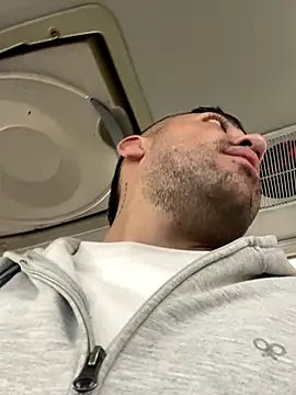 Snapshot of JuanZapata33 chatting on September 8, 2025, 9:36 pm JuanZapata33 online show from September 8, 2025, 9:36 pm