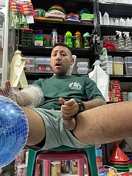 Snapshot of JuanZapata33 chatting on September 10, 2025, 5:02 pm JuanZapata33 online show from September 10, 2025, 5:02 pm