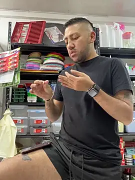 Snapshot of JuanZapata33 chatting on September 17, 2025, 2:52 pm JuanZapata33 online show from September 17, 2025, 2:52 pm