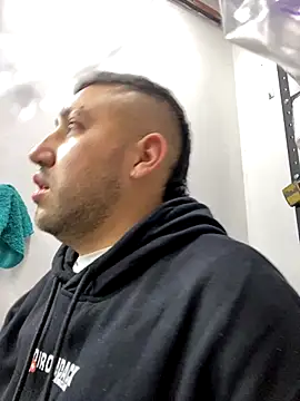 Snapshot of JuanZapata33 chatting on September 19, 2025, 11:05 pm JuanZapata33 online show from September 19, 2025, 11:05 pm