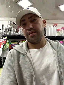 Snapshot of JuanZapata33 chatting on October 7, 2025, 11:13 pm JuanZapata33 online show from October 7, 2025, 11:13 pm