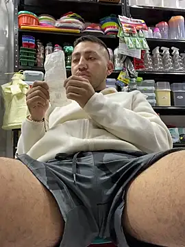 Snapshot of JuanZapata33 chatting on October 9, 2025, 10:19 pm JuanZapata33 online show from October 9, 2025, 10:19 pm