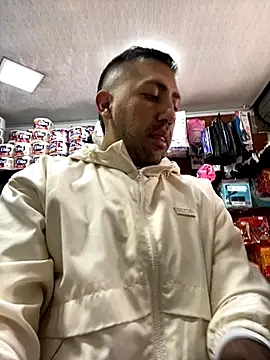 Snapshot of JuanZapata33 chatting on October 12, 2025, 7:13 pm JuanZapata33 online show from October 12, 2025, 7:13 pm