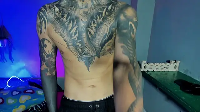 Travistanner 28 online show from September 19, 2025, 4:51 pm