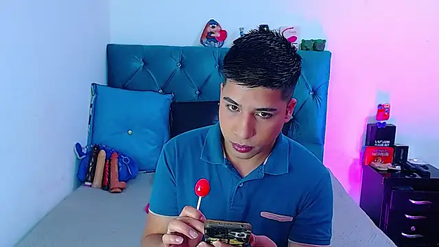 Snapshot of Randy_horny chatting on February 19, 2025, 8:52 pm Randy horny online show from February 19, 2025, 8:52 pm