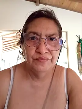 florecita69 online show from October 26, 2025, 2:23 pm