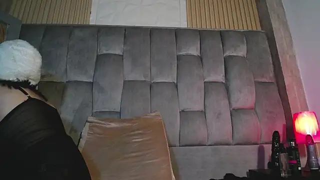 Snapshot of kittyhouse_hs chatting on February 12, 2025, 6:08 am kittyhouse hs online show from February 12, 2025, 6:08 am