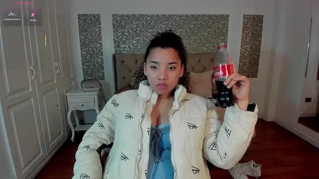 Snapshot of Mayaa_ross chatting on September 15, 2025, 1:38 am Mayaa ross online show from September 15, 2025, 1:38 am