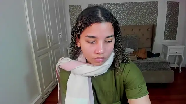 Snapshot of Mayaa_ross chatting on October 8, 2025, 2:09 am Mayaa ross online show from October 8, 2025, 2:09 am