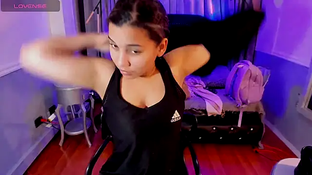 Snapshot of Mayaa_ross chatting on November 14, 2025, 2:21 am Mayaa ross online show from November 14, 2025, 2:21 am