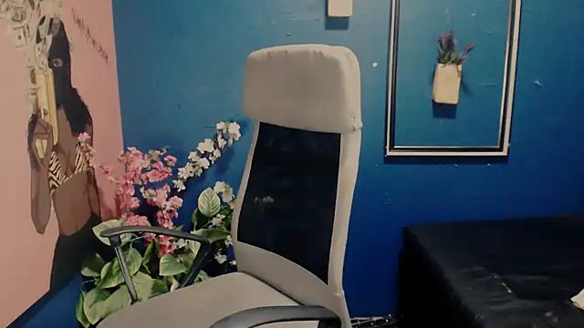 Snapshot of Littleindianmilf chatting on September 29, 2025, 9:58 am Littleindianmilf online show from September 29, 2025, 9:58 am