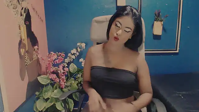 Snapshot of Littleindianmilf chatting on October 6, 2025, 10:12 am Littleindianmilf online show from October 6, 2025, 10:12 am