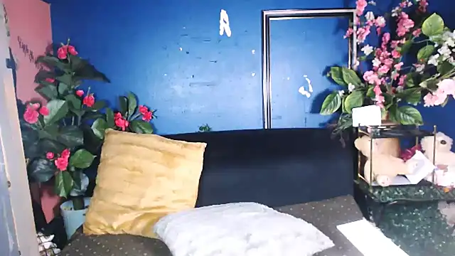 Littleindianmilf online show from March 11, 2026, 9:37 am