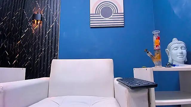 LarryCollin online show from February 5, 2025, 6:35 am