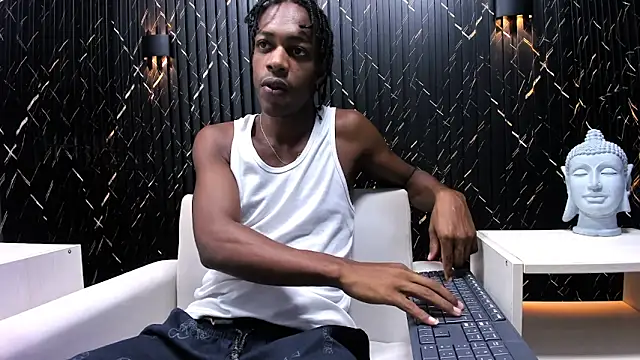 LarryCollin online show from February 11, 2025, 3:40 am
