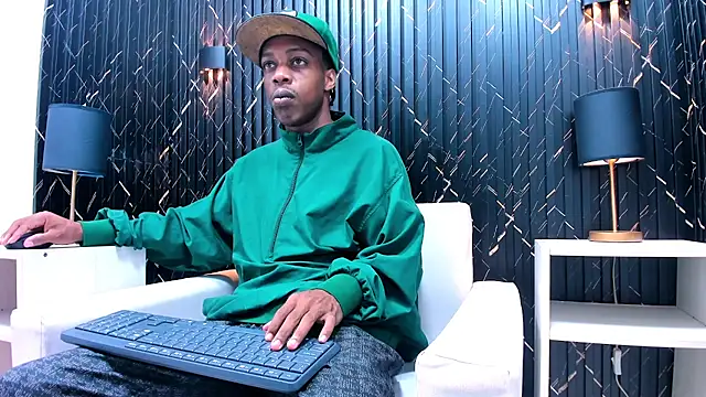 LarryCollin online show from February 26, 2025, 1:53 am