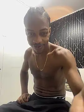 Snapshot of LarryCollin chatting on March 18, 2025, 4:04 am LarryCollin online show from March 18, 2025, 4:04 am