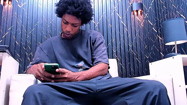 LarryCollin online show from September 9, 2025, 1:27 am