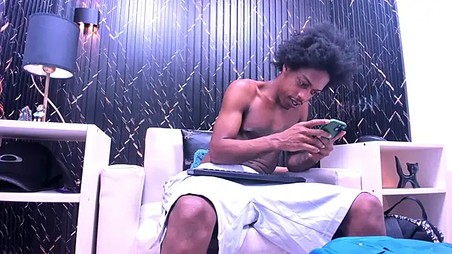 Snapshot of LarryCollin chatting on September 18, 2025, 3:30 am LarryCollin online show from September 18, 2025, 3:30 am