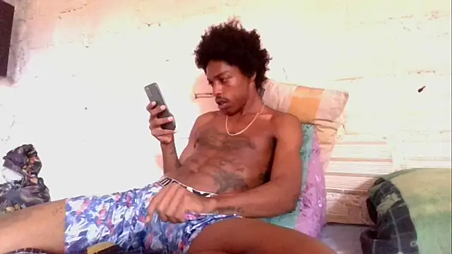 Snapshot of LarryCollin chatting on October 19, 2025, 7:36 pm LarryCollin online show from October 19, 2025, 7:36 pm