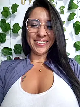 Snapshot of VALERY-03_ chatting on March 27, 2026, 12:05 pm VALERY-03 online show from March 27, 2026, 12:05 pm