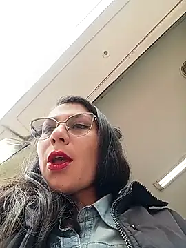 Snapshot of VALERY-03_ chatting on April 17, 2026, 2:42 pm VALERY-03 online show from April 17, 2026, 2:42 pm