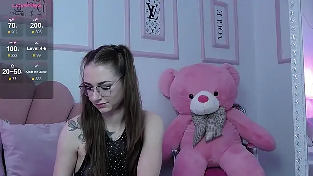Abby  White online show from January 18, 2025, 8:40 pm