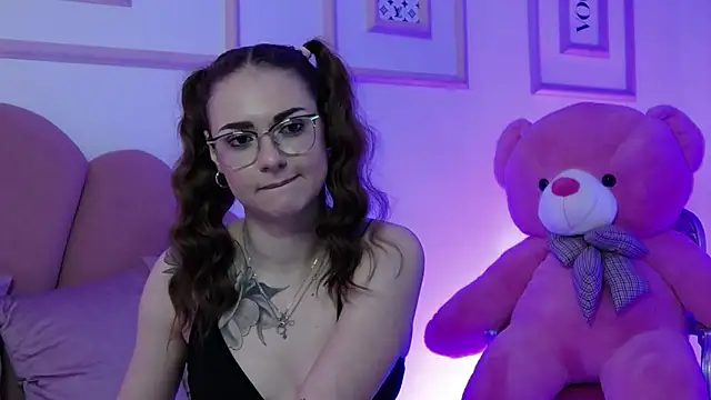 Abby  White online show from January 27, 2025, 8:49 pm