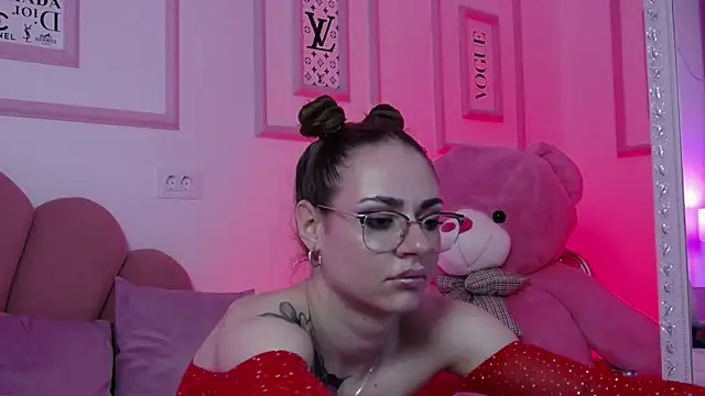 Abby  White online show from March 18, 2025, 11:31 pm