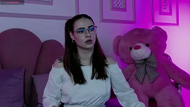 Snapshot of Abby__White chatting on October 5, 2025, 4:16 pm Abby  White online show from October 5, 2025, 4:16 pm