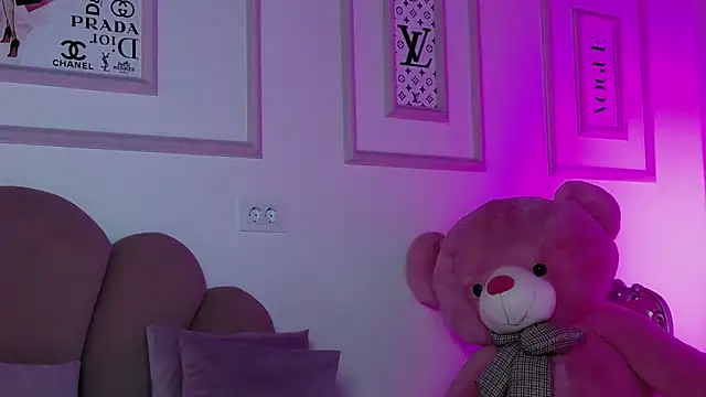 Snapshot of Abby__White chatting on October 12, 2025, 4:06 pm Abby  White online show from October 12, 2025, 4:06 pm