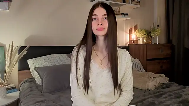 MaryJacksoon online show from November 8, 2025, 7:41 am