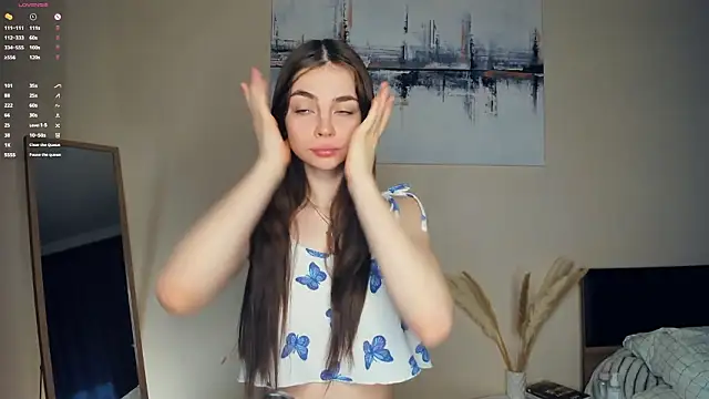 MaryJacksoon online show from February 2, 2026, 8:13 am