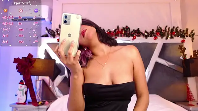 JelenaFow online show from December 26, 2024, 1:43 pm