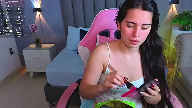 Snapshot of angelica_dymond chatting on October 9, 2025, 12:36 pm angelica dymond online show from October 9, 2025, 12:36 pm