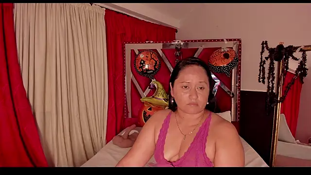 Snapshot of MicaelaHot_ chatting on October 22, 2025, 3:29 am MicaelaHot  online show from October 22, 2025, 3:29 am