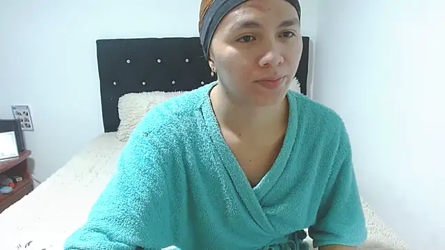 Snapshot of giuliana_andrade chatting on October 25, 2025, 12:18 am giuliana andrade online show from October 25, 2025, 12:18 am