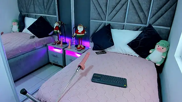 Kitty Eliffe online show from December 11, 2024, 7:46 pm