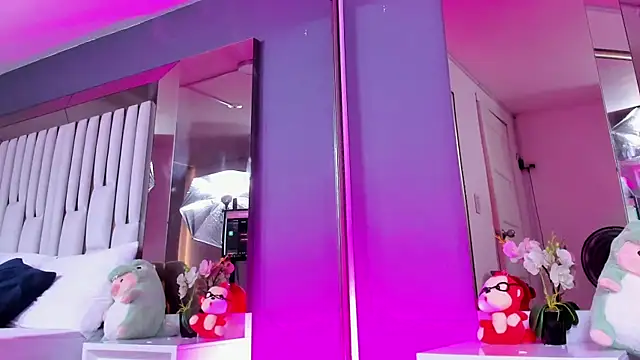 Kitty Eliffe online show from February 28, 2025, 10:28 pm