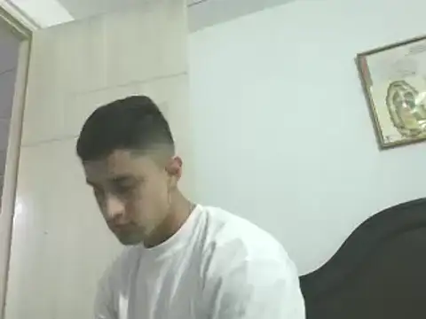 Snapshot of Danifornari chatting on December 5, 2024, 7:38 pm Danifornari online show from December 5, 2024, 7:38 pm