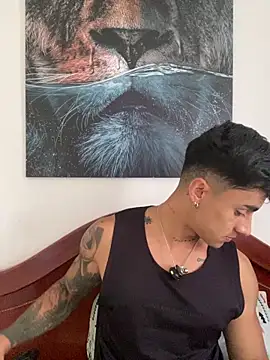 Snapshot of Danifornari chatting on November 2, 2025, 7:49 pm Danifornari online show from November 2, 2025, 7:49 pm