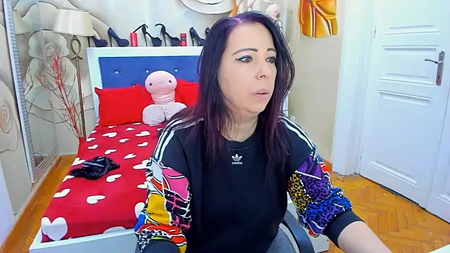 Snapshot of LauraSin chatting on February 8, 2025, 4:25 am LauraSin online show from February 8, 2025, 4:25 am